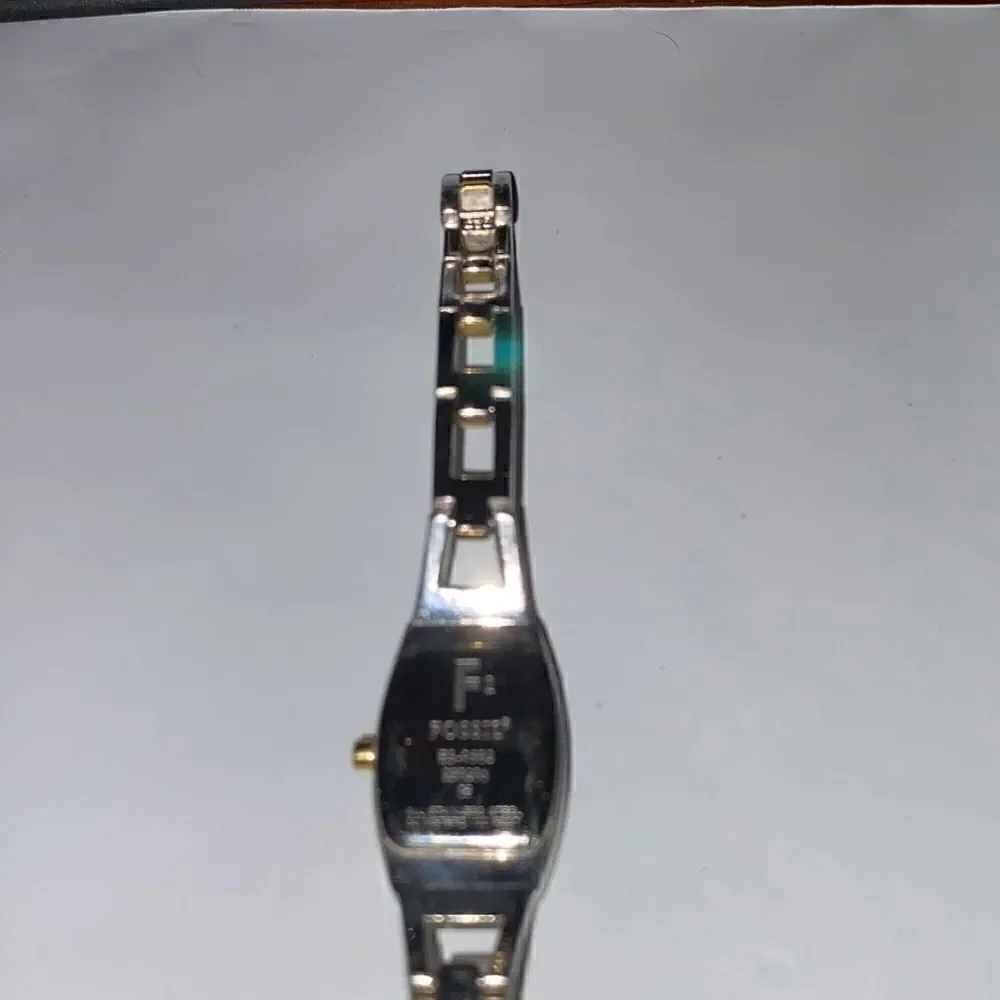 Vintage Fossil Women's Silver Gold Tone F2 Water Resist‎ 30M/100 Ft Quartz Watch